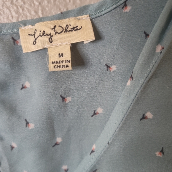 Lily White sheer Blue floral Top Medium - Picture 2 of 3